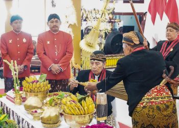 Hari Jadi Ngawi ke-667: Empat Pusaka Disucikan dalam Tradisi Jamasan