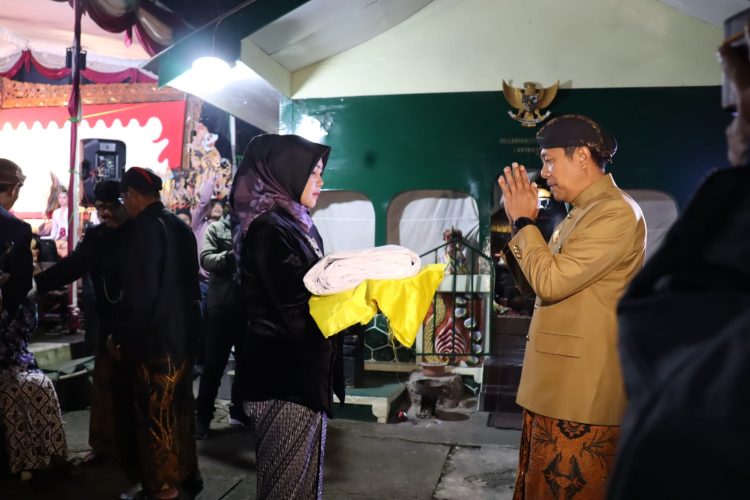 Ganti Langse di Srigati, Tradisi Sakral yang Terus Dilestarikan di Ngawi