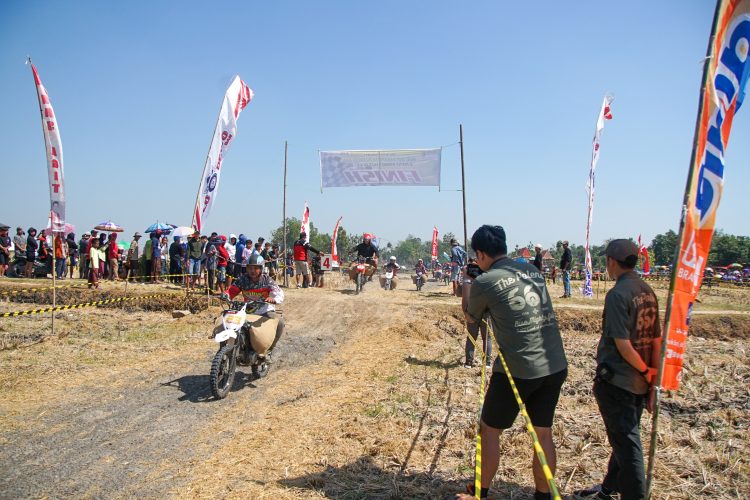 Gastrack Bandangan Meriahkan Dusun Krawut Ngawi, Wujud Syukur Panen dan Pelestarian Budaya Lokal